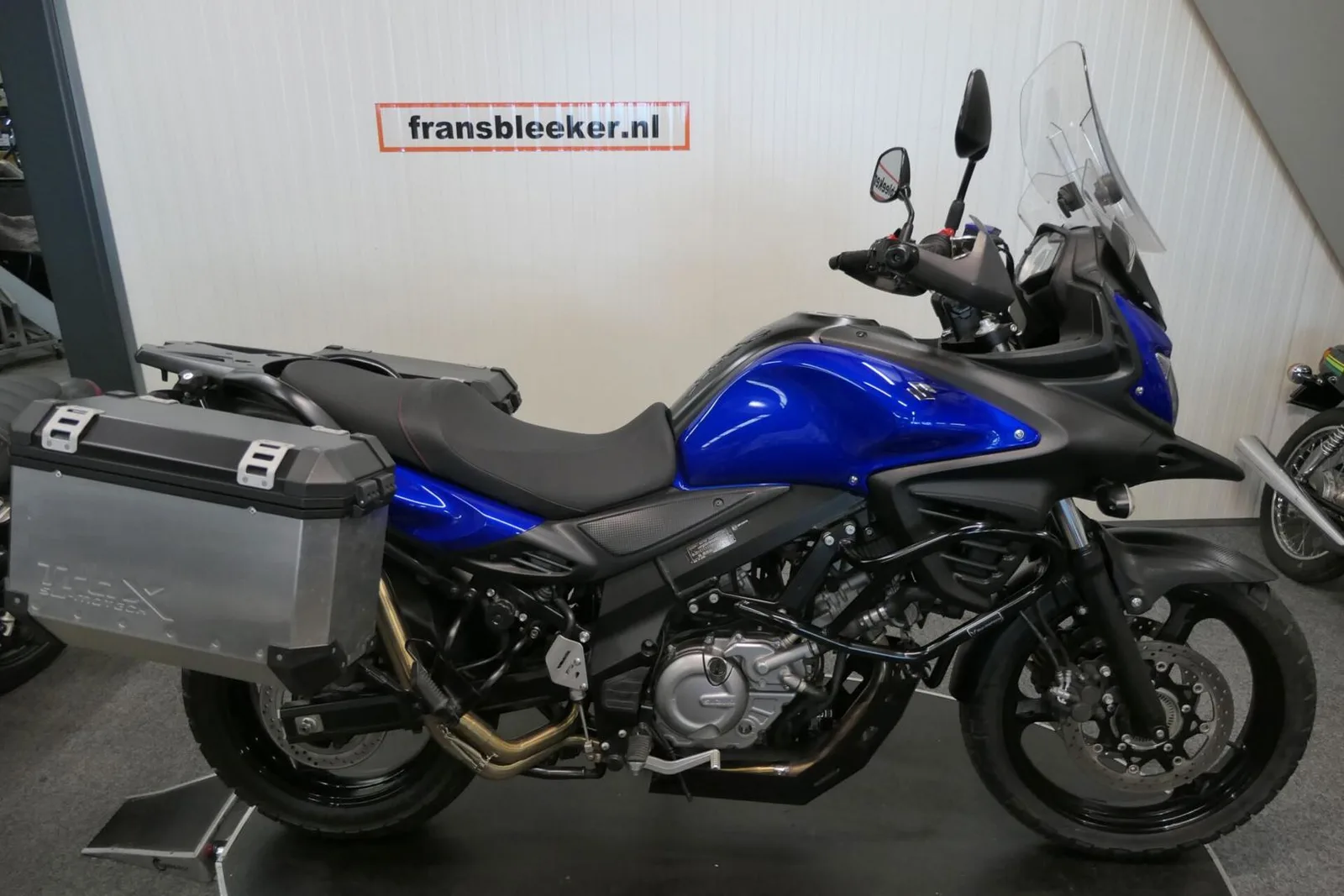 Suzuki DL 650 V Strom Touring (2014) — foto 1