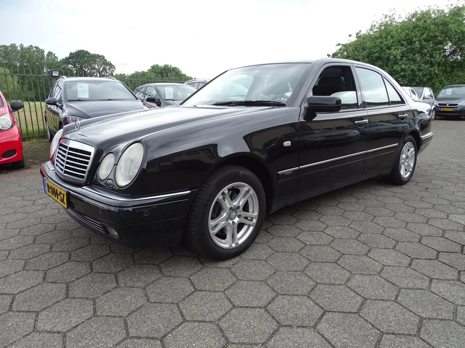 Mercedes-Benz E-Klasse (1998) — foto 1