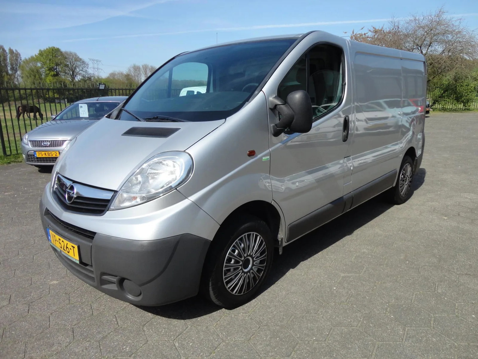 Opel Vivaro (2010) — foto 1