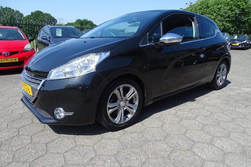 Peugeot 208 (2012)