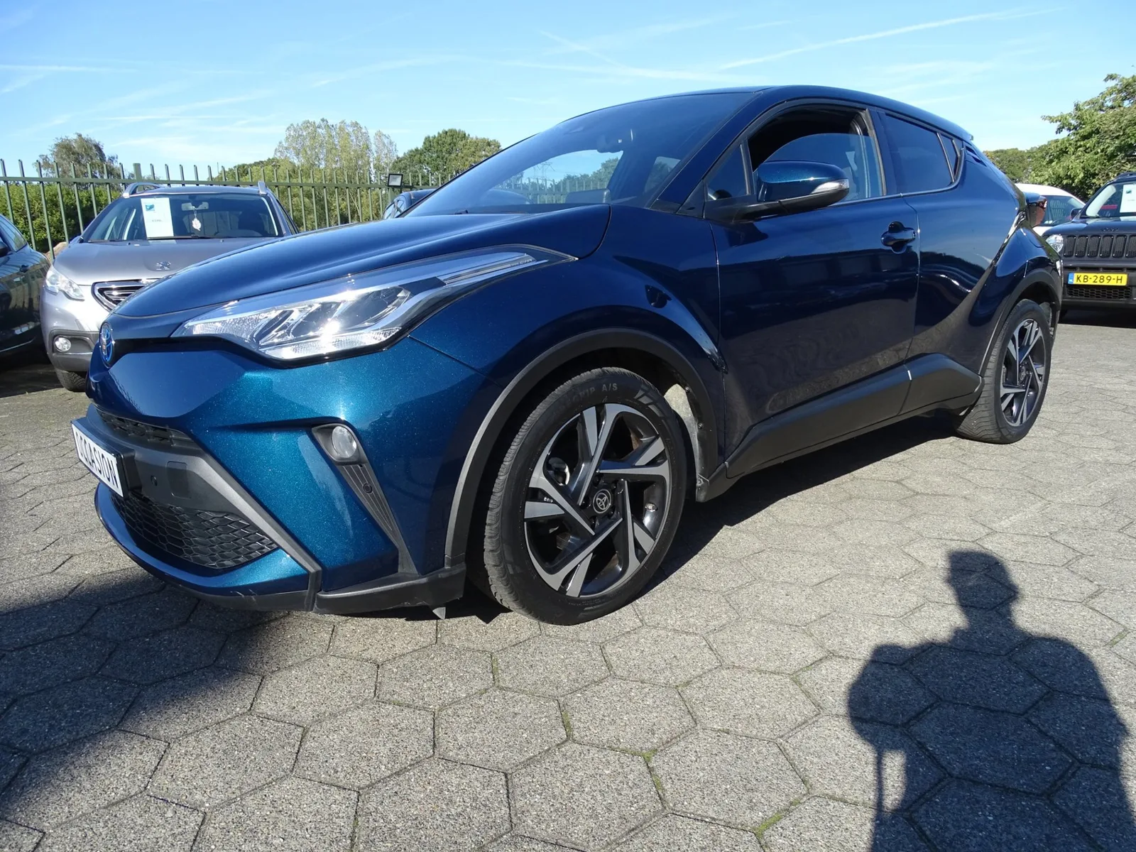 Toyota C-HR (2023) — foto 1