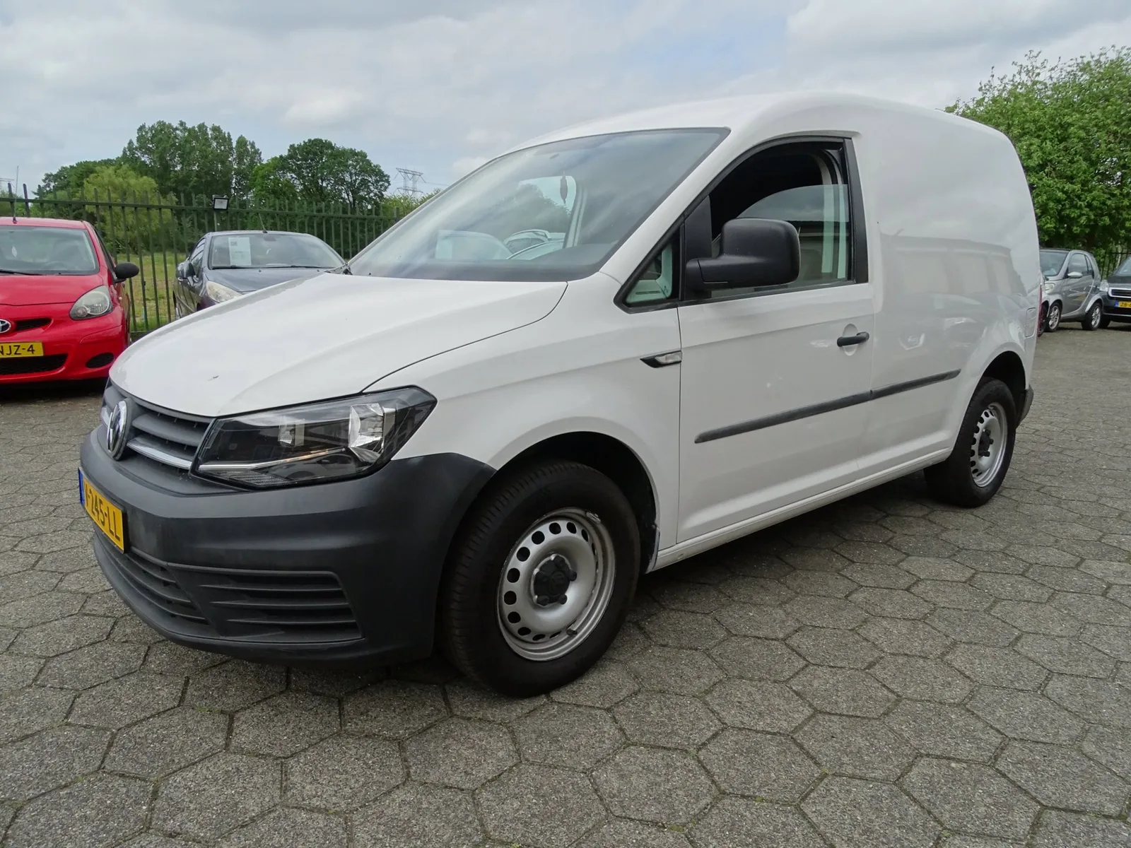 Volkswagen Caddy (2018) — foto 1
