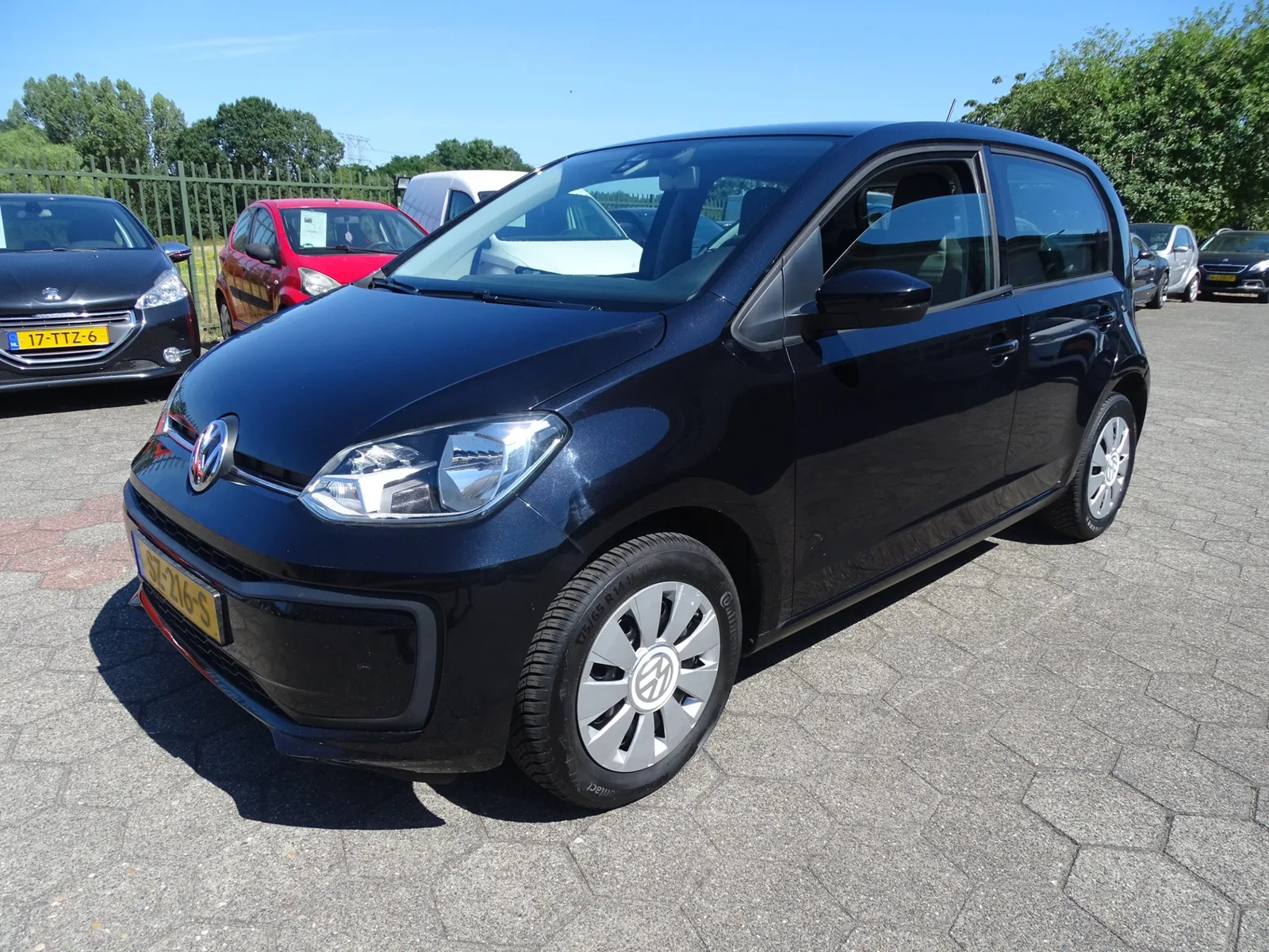 Volkswagen Up! (2018) — foto 1