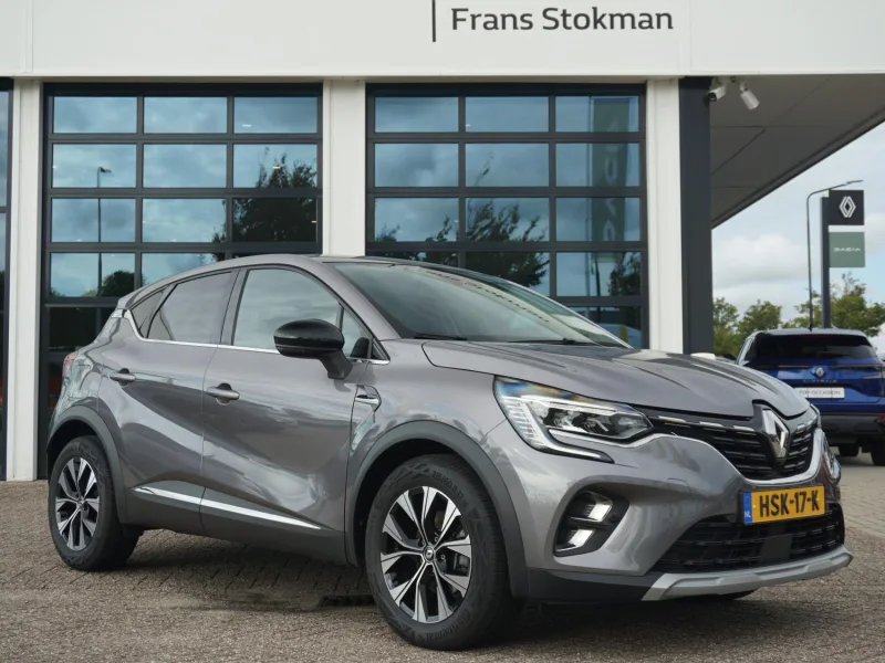 Renault Captur (2024) — foto 1