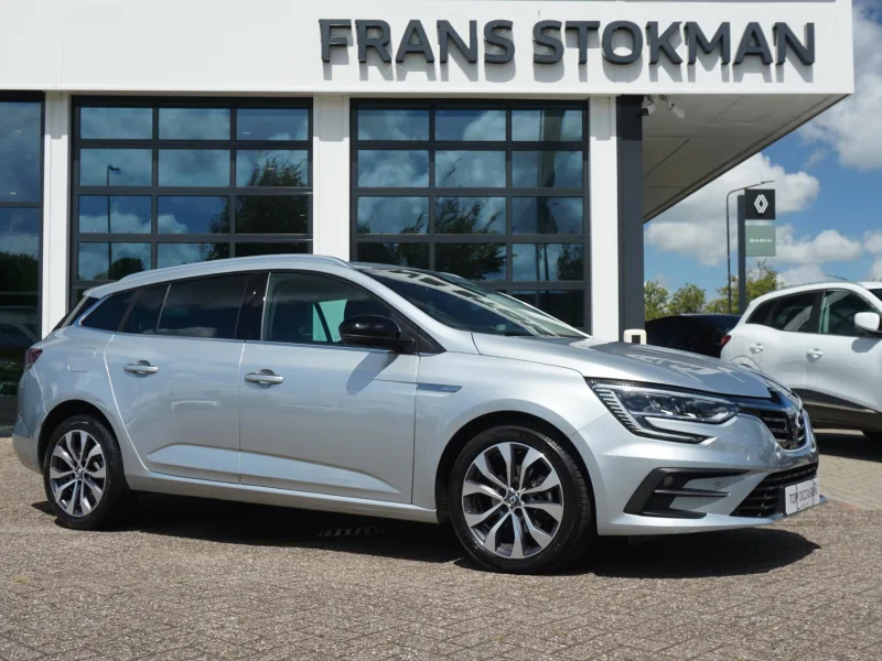 Renault Mégane (2024) — foto 1