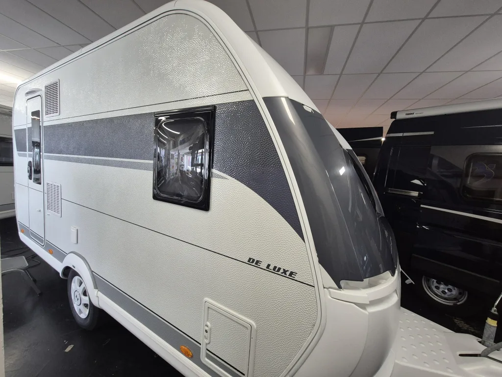 Hobby De Luxe (2025) — foto 1