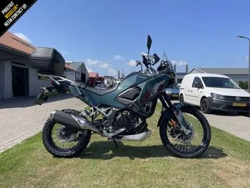 Kawasaki KLE500 SE (2026) — foto 1