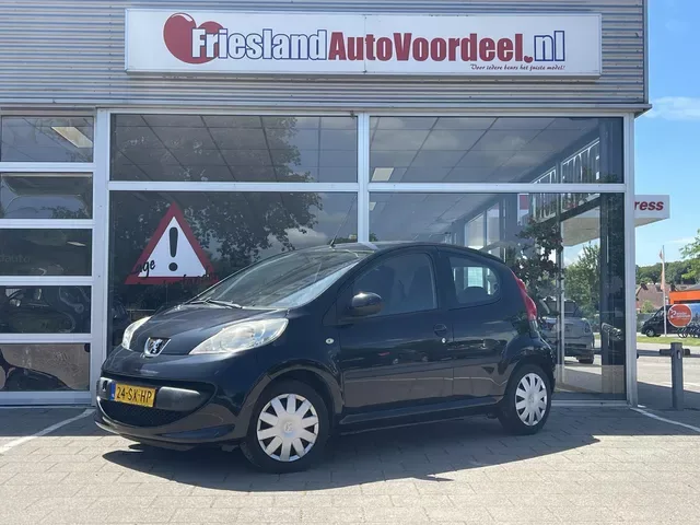 Peugeot 107 (2006) — foto 1