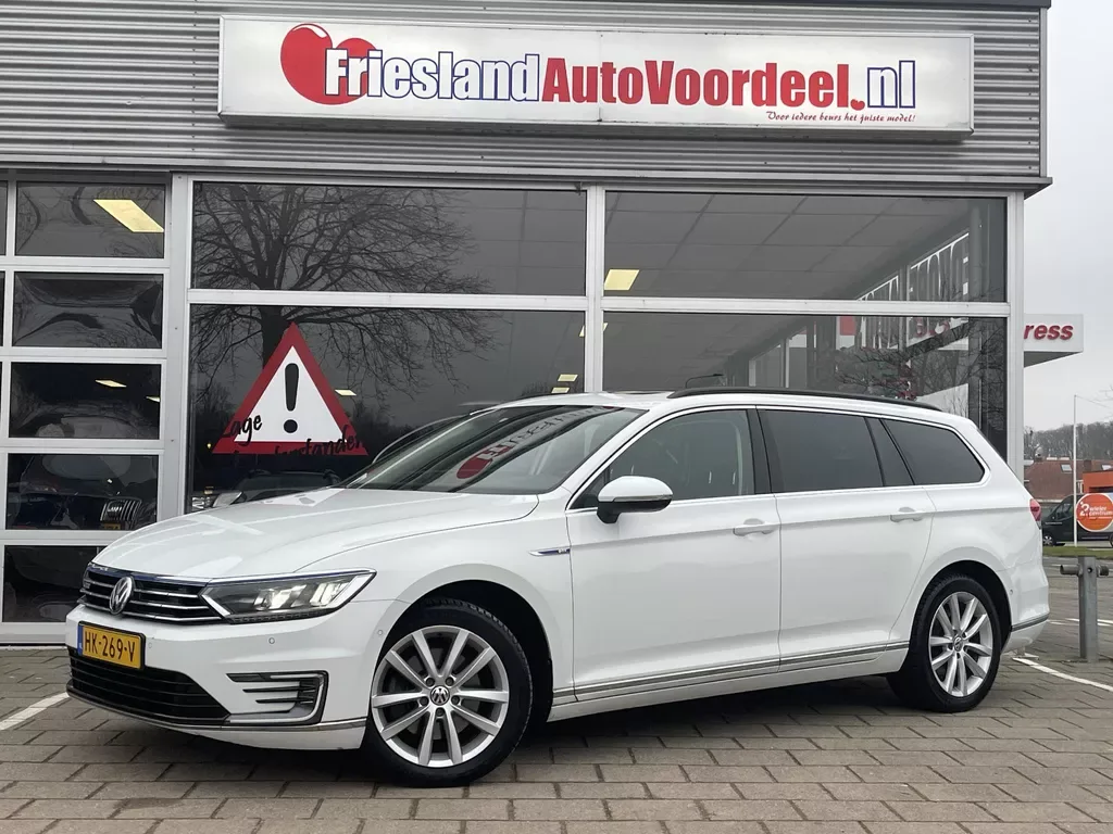 Volkswagen Passat (2015) — foto 1