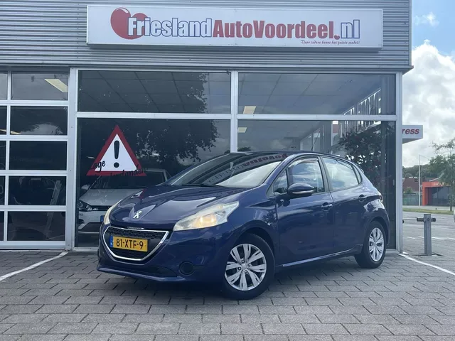Peugeot 208 (2012) — foto 1