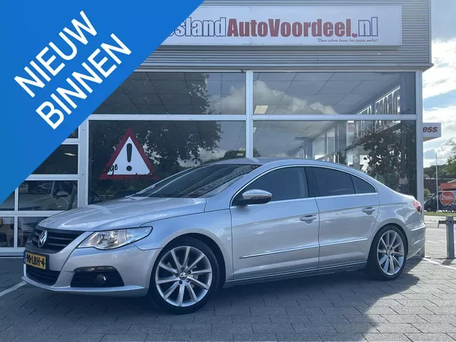 Volkswagen Passat (2010) — foto 1