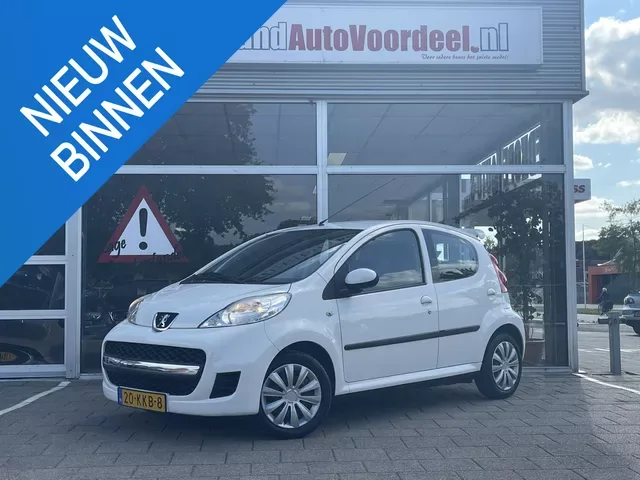 Peugeot 107 (2010) — foto 1