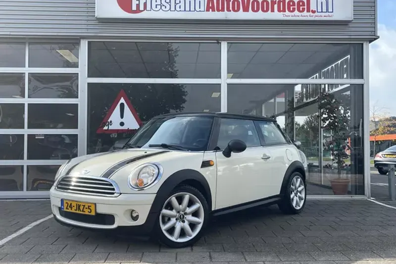MINI One (2009)