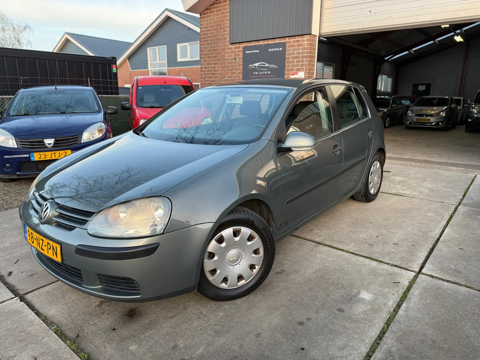 Volkswagen Golf (2004) — foto 1