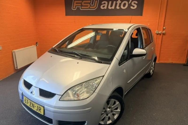 Mitsubishi Colt (2008)