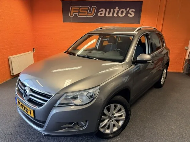 Volkswagen Tiguan (2010) — foto 1