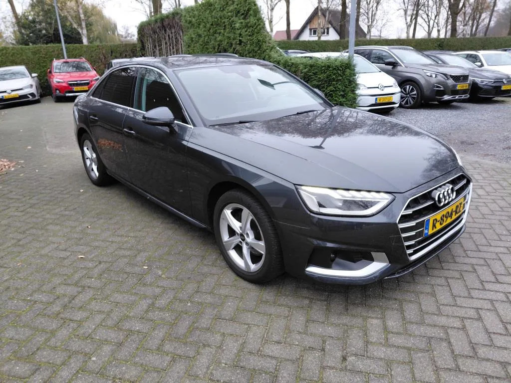 Audi A4 (2022) — foto 1