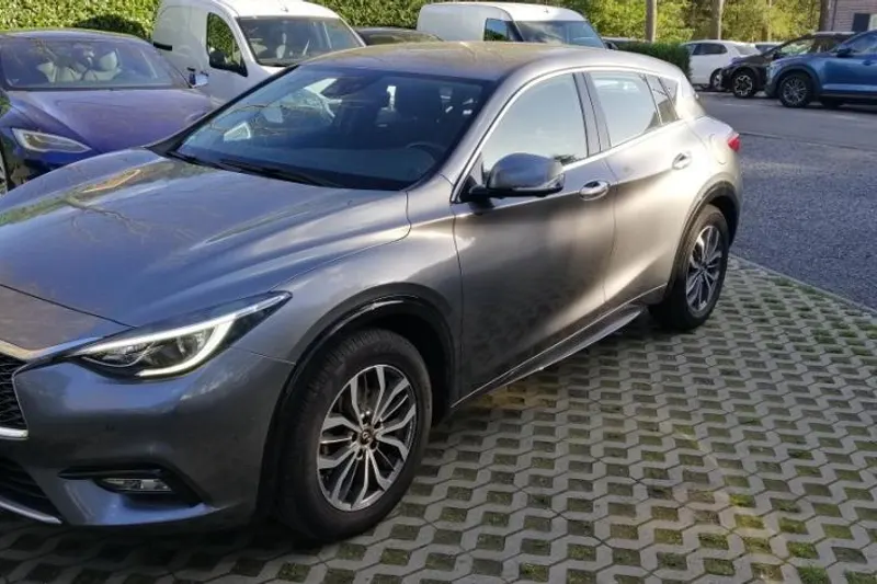 Infiniti Q30 (2018)