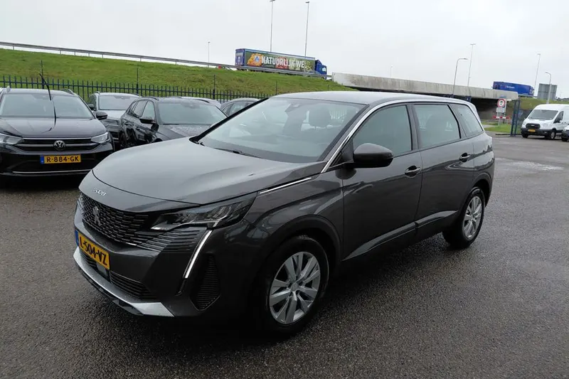 Peugeot 5008 (2021)