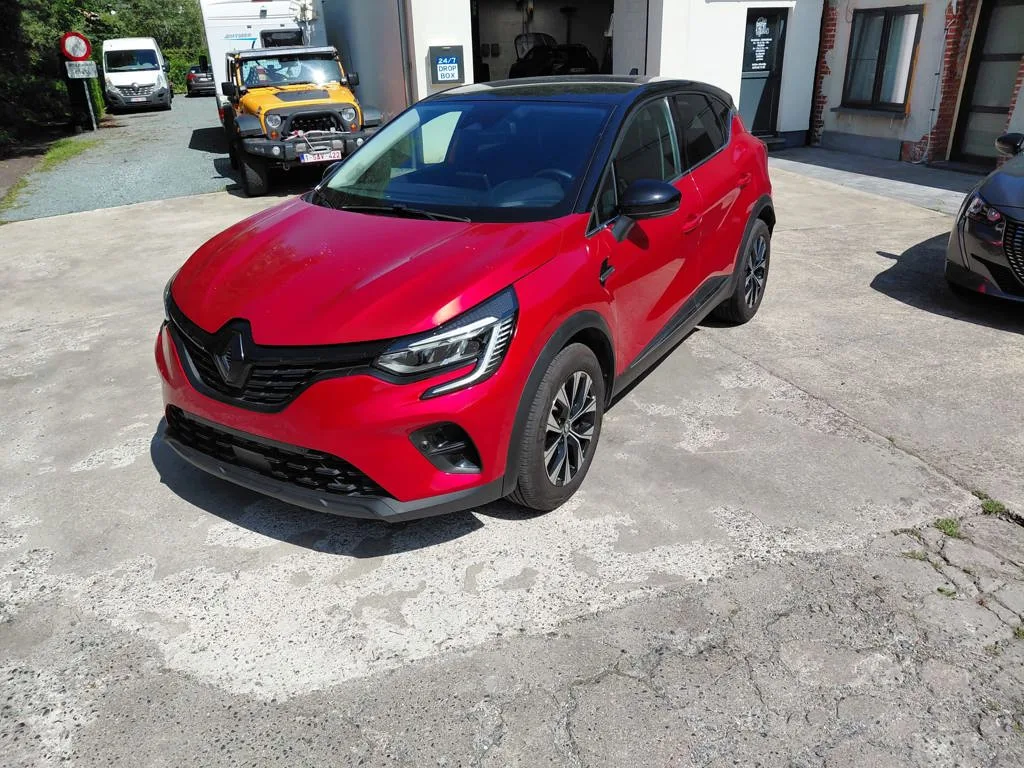 Renault Captur (2022) — foto 1