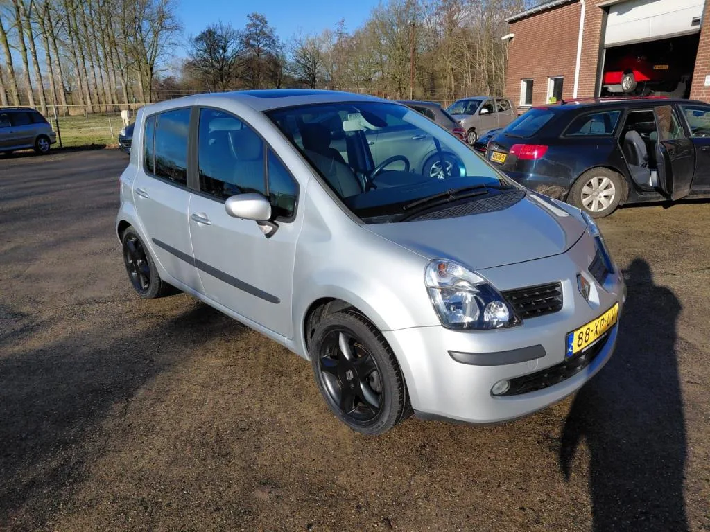 Renault Modus (2007) — foto 1