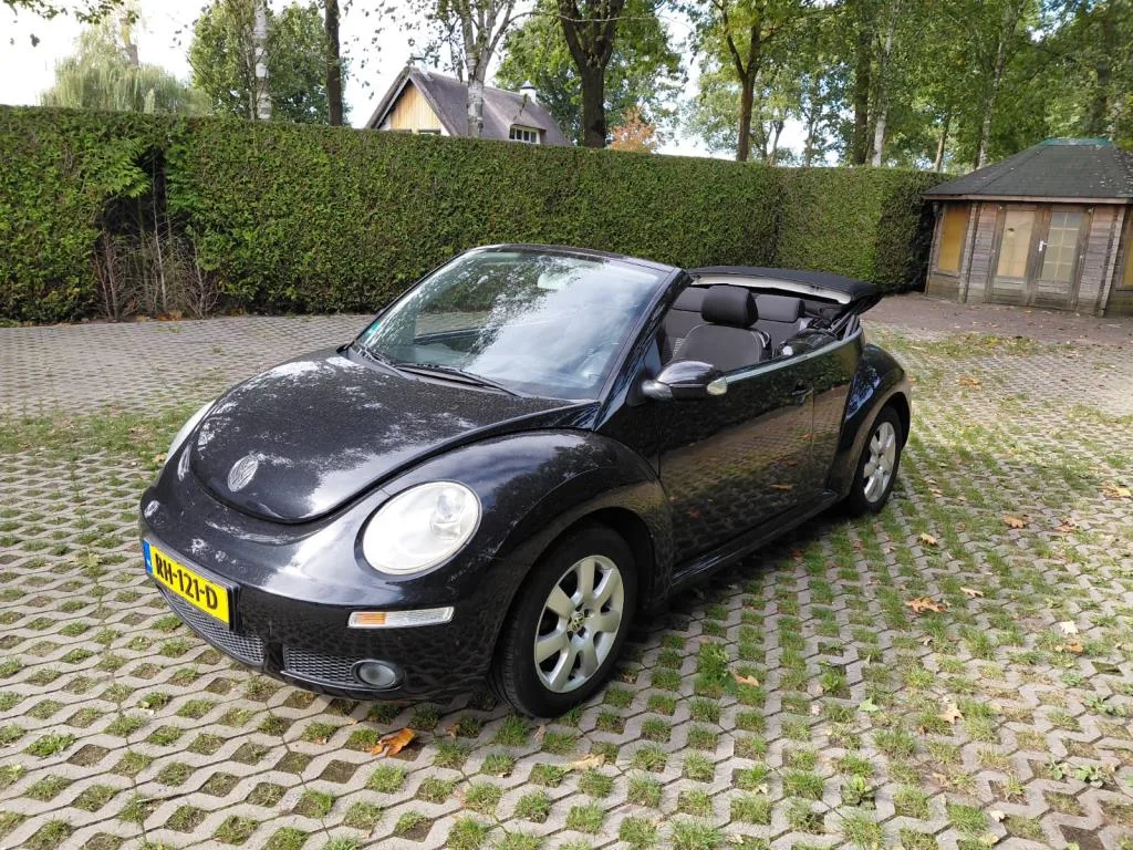Volkswagen New Beetle (2008) — foto 1