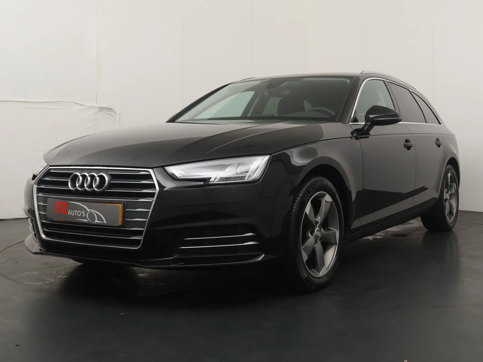 Audi A4 (2018) — foto 1