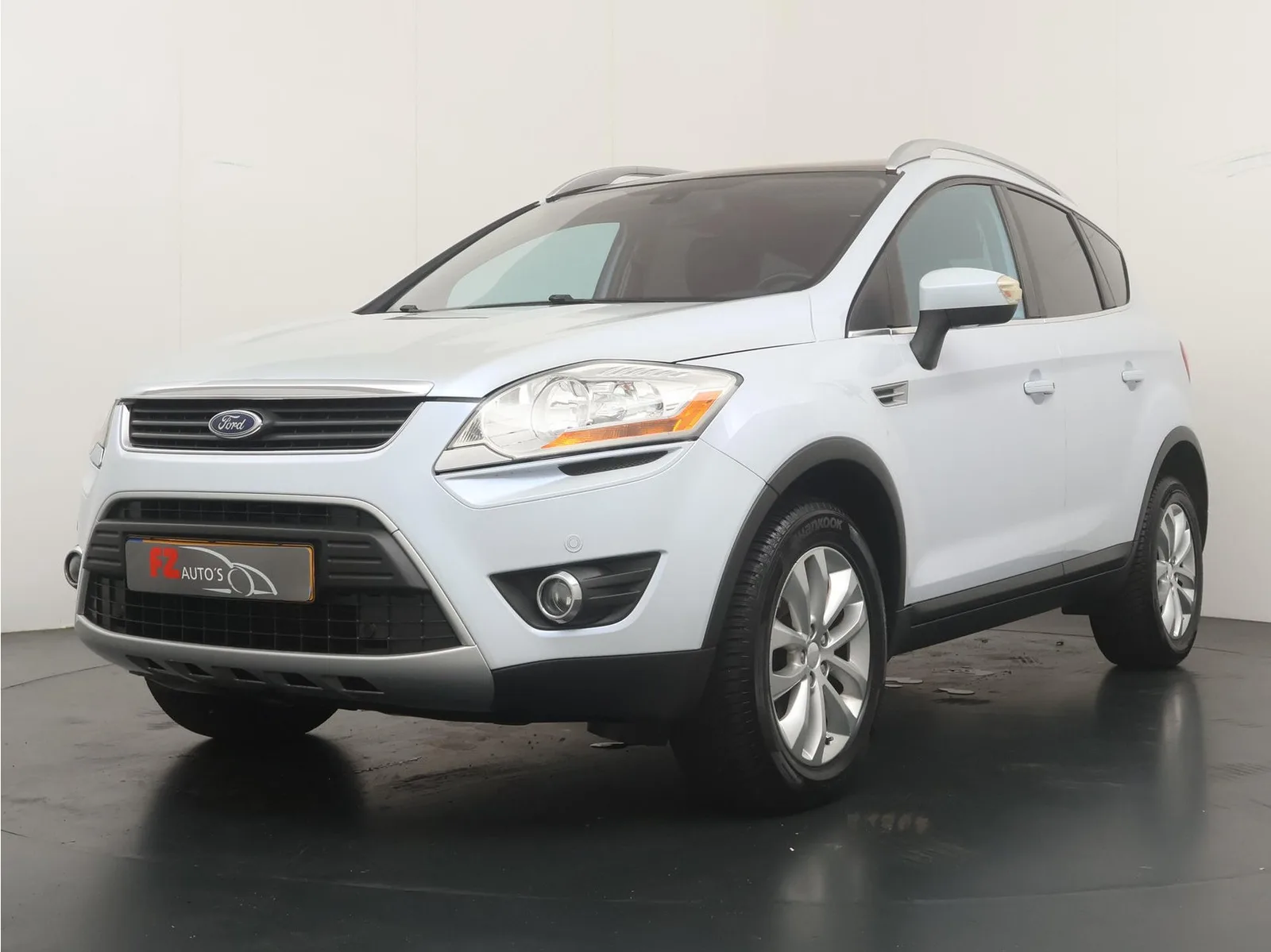 Ford Kuga (2009) — foto 1