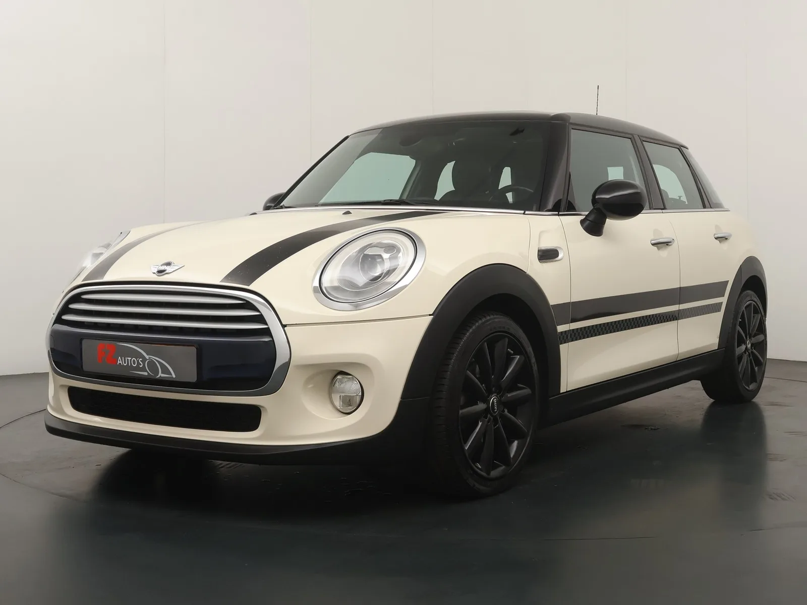 MINI Cooper (2015) — foto 1