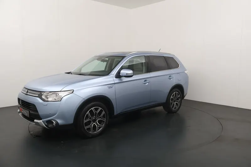 Mitsubishi Outlander (2015)