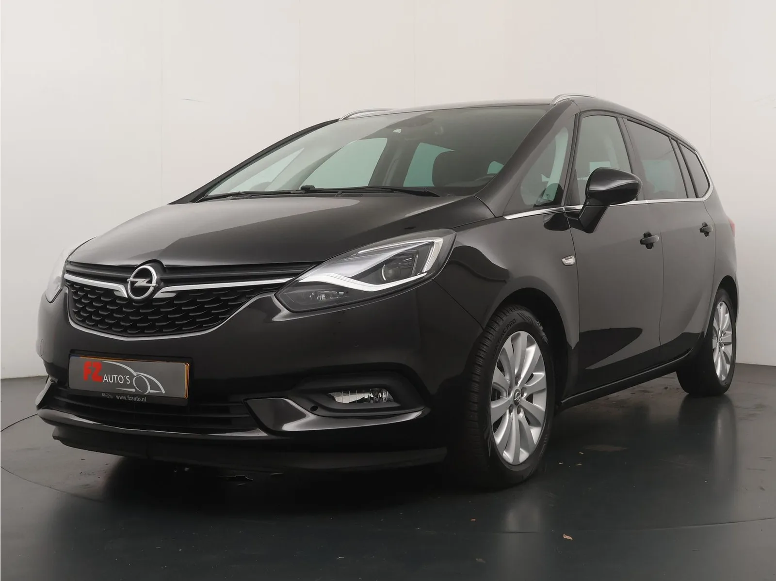 Opel Zafira (2019) — foto 1
