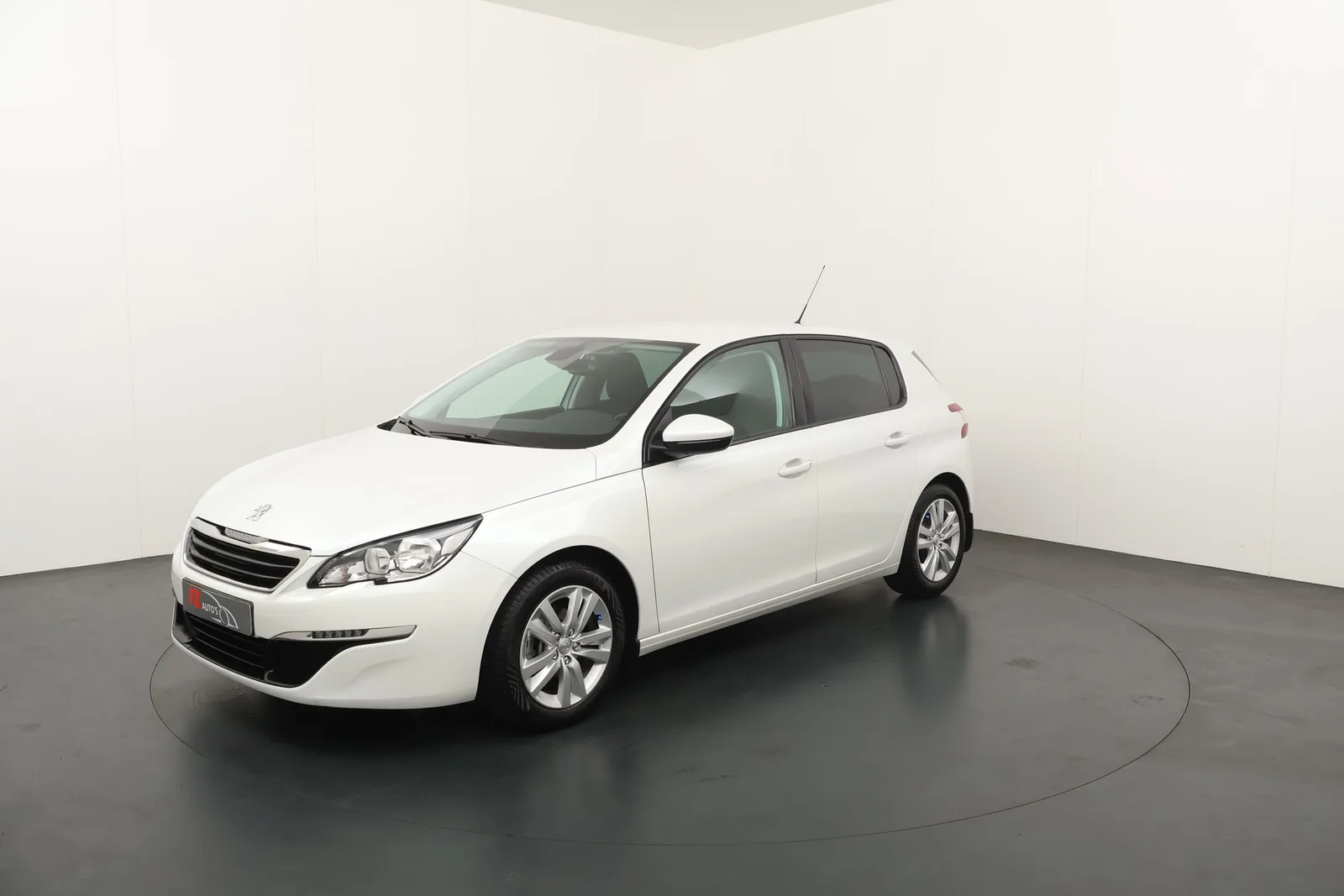 Peugeot 308 (2016) — foto 1