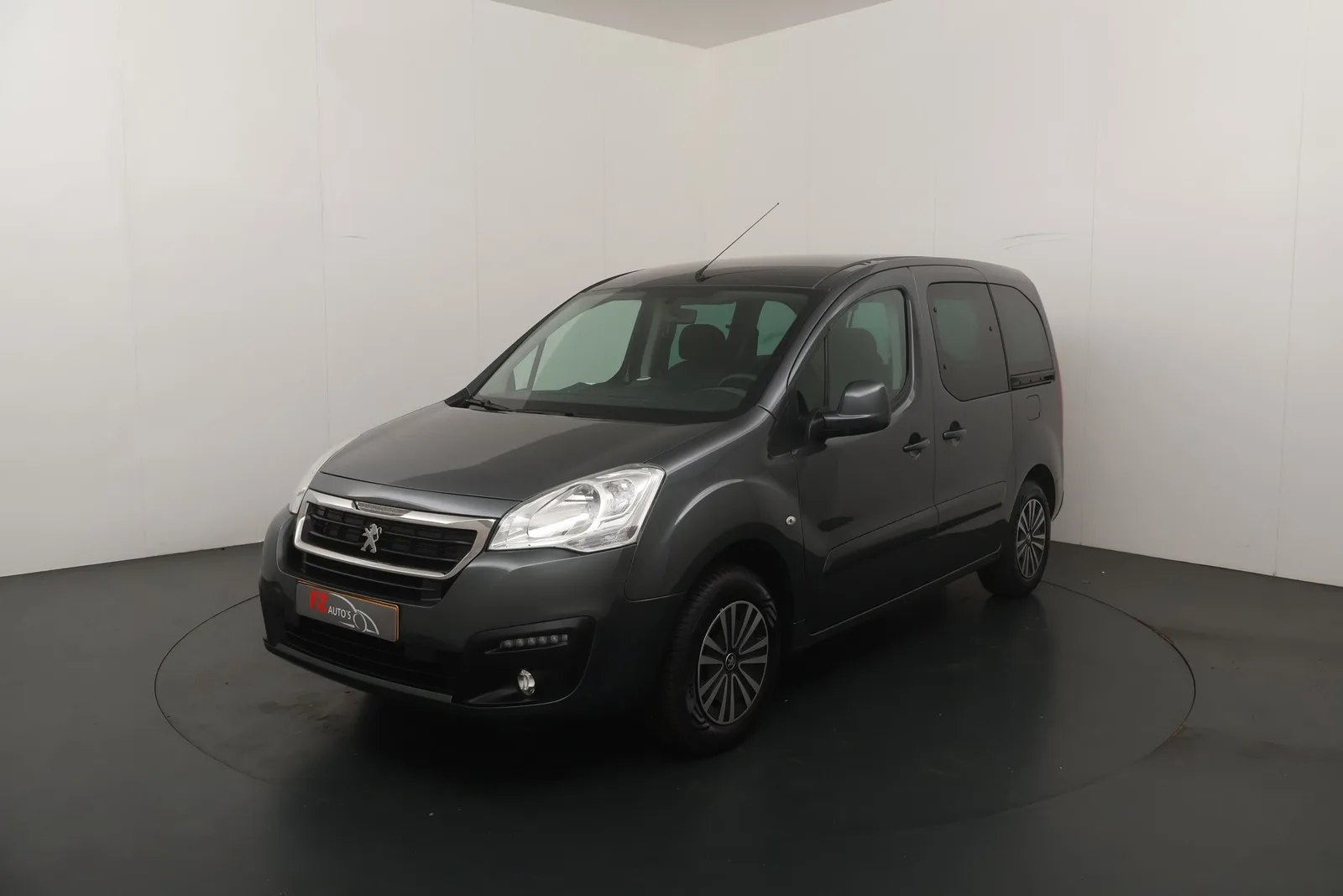 Peugeot Partner (2018) — foto 1