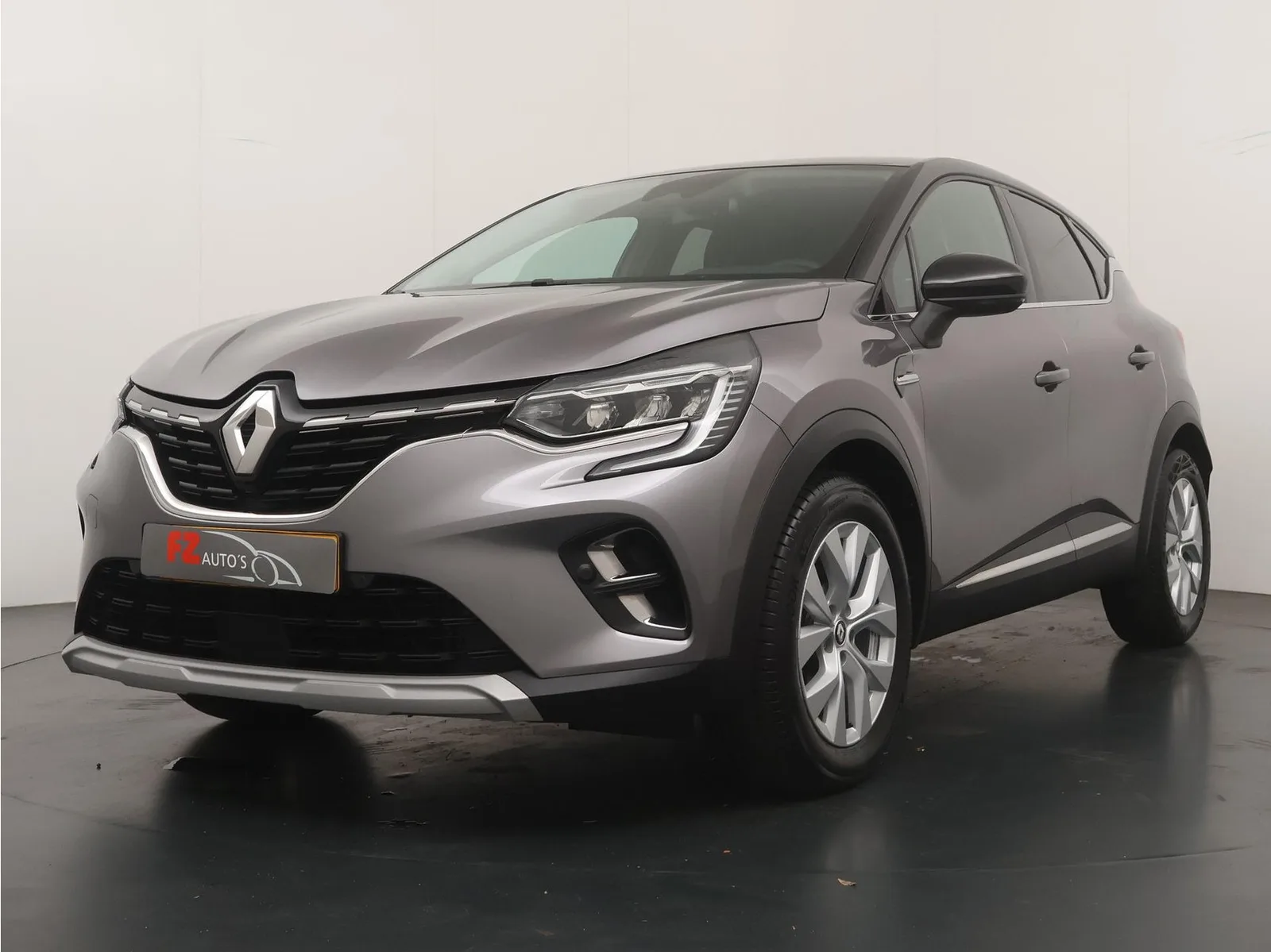 Renault Captur (2022) — foto 1