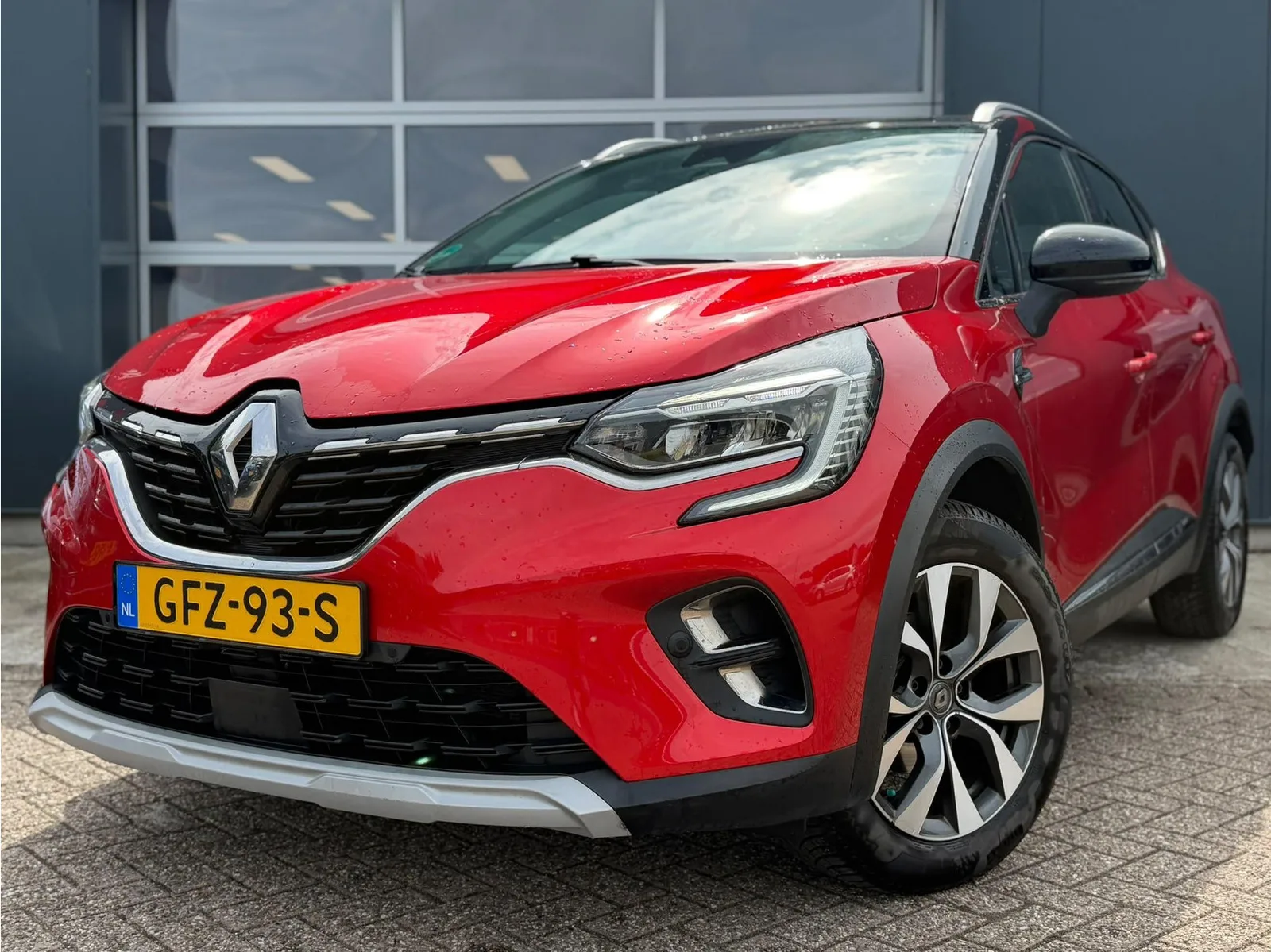 Renault Captur (2020) — foto 1