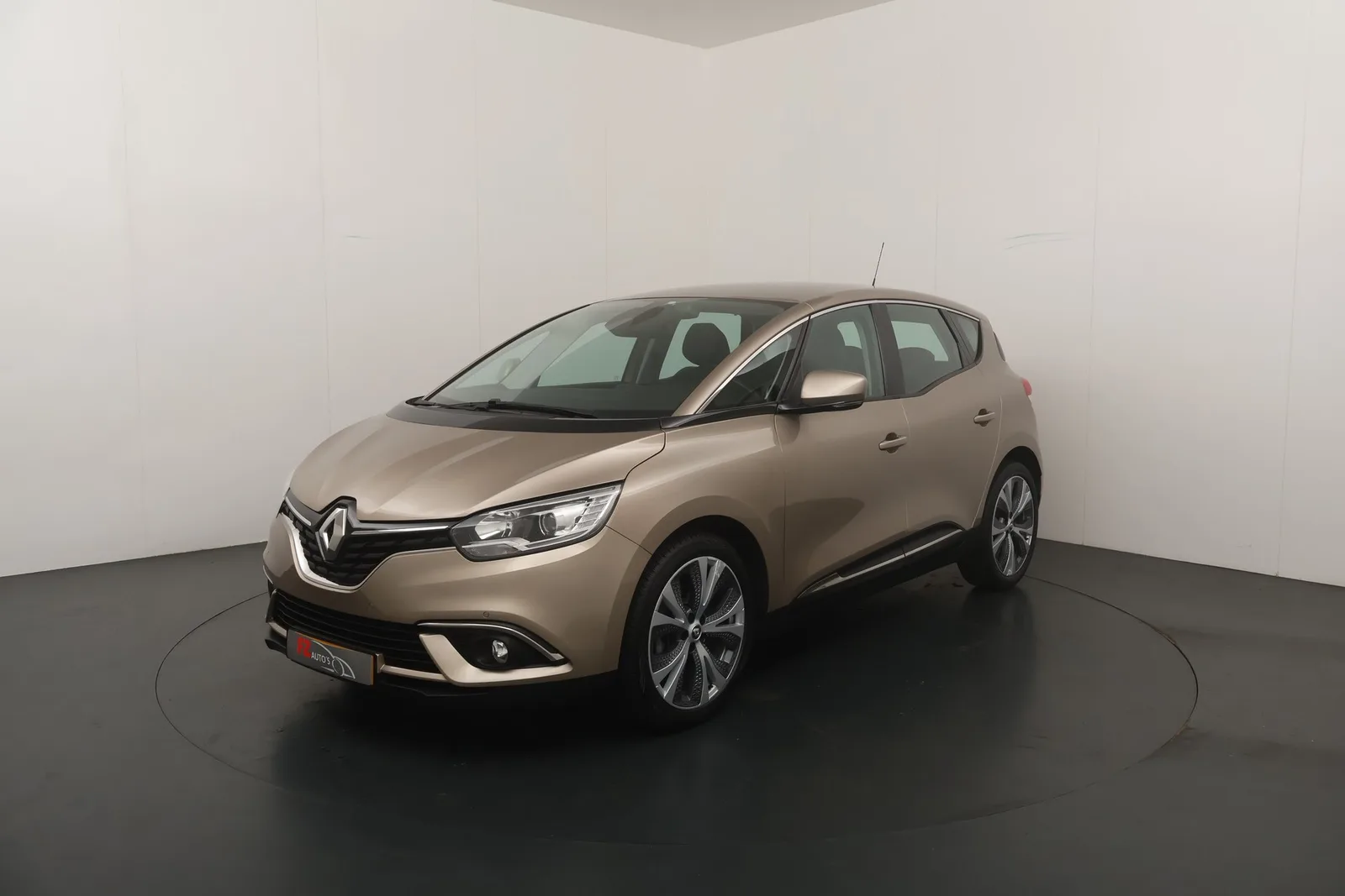 Renault Scénic (2017) — foto 1