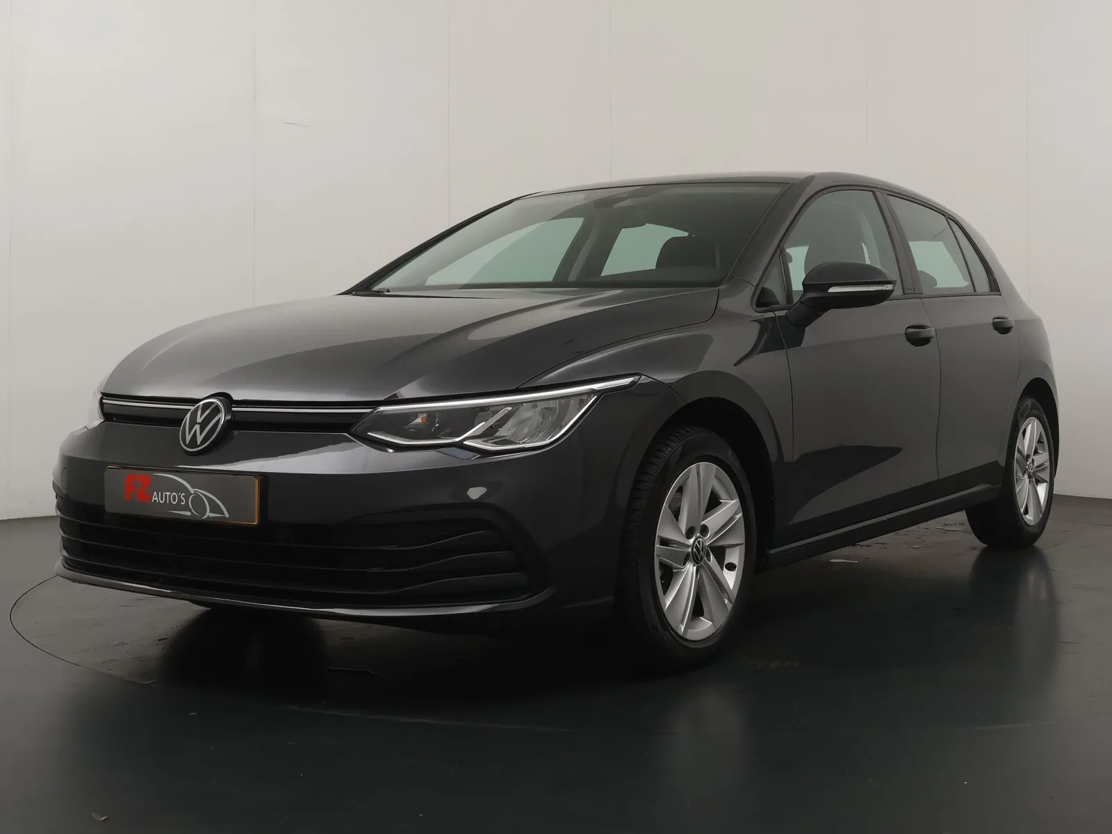 Volkswagen Golf (2024) — foto 1