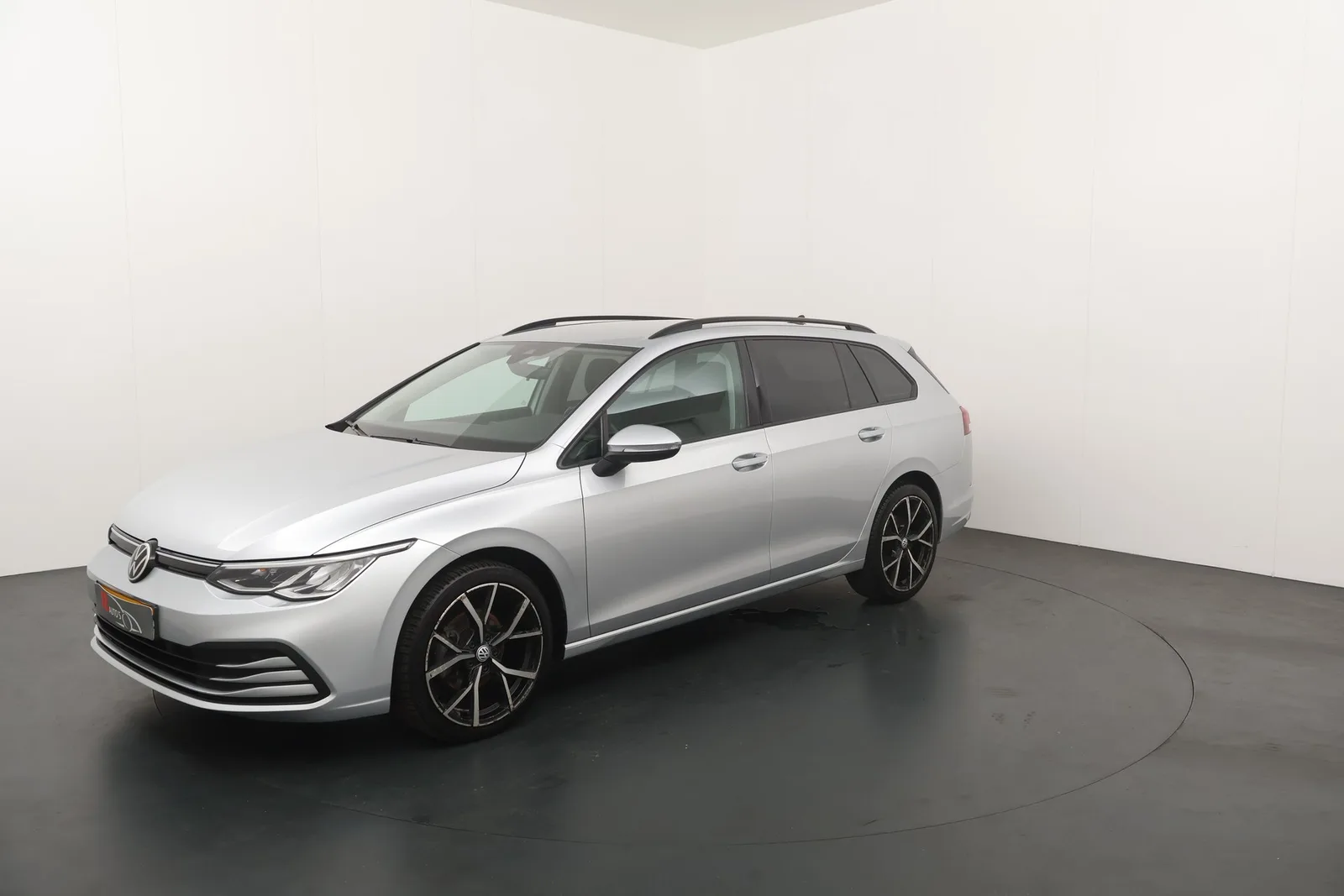Volkswagen Golf (2021) — foto 1