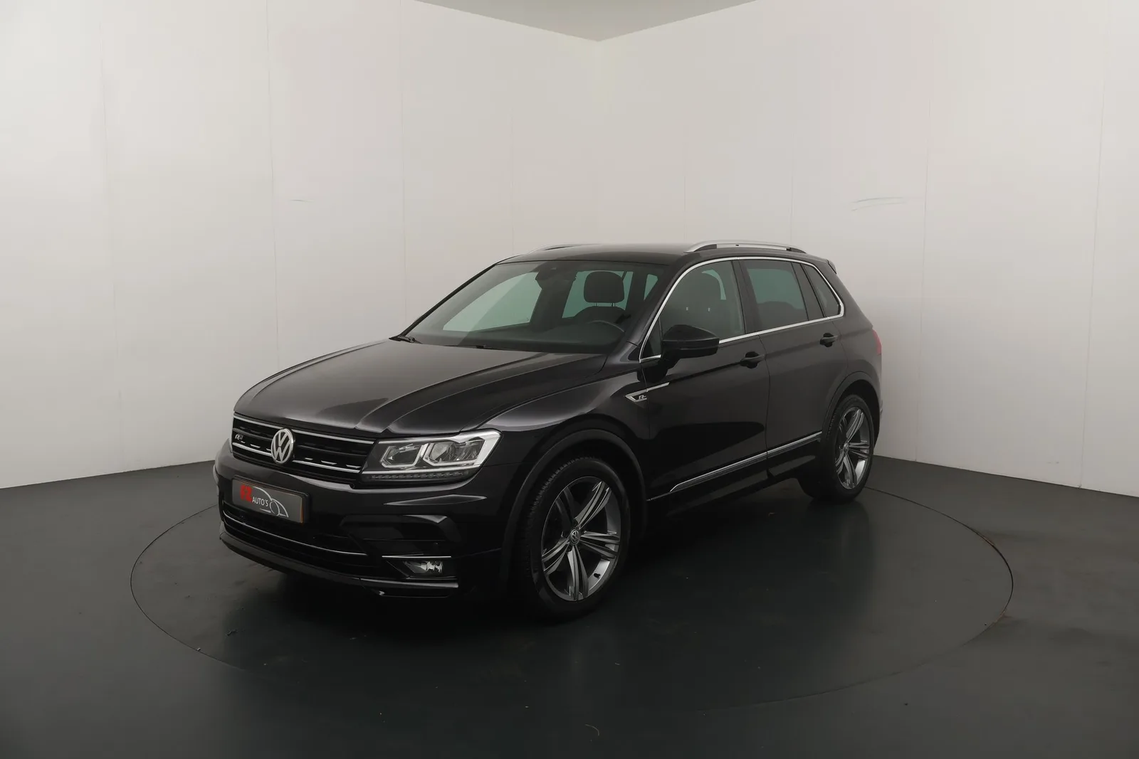 Volkswagen Tiguan (2018) — foto 1