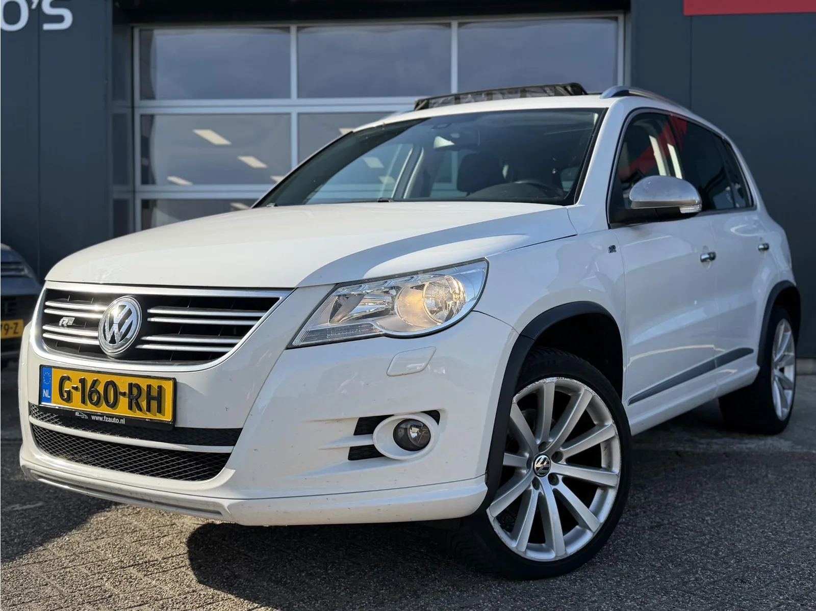 Volkswagen Tiguan (2009) — foto 1