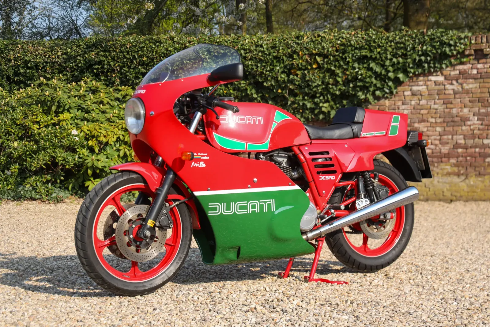 Ducati Mike Hailwood Replica (1985) — foto 1