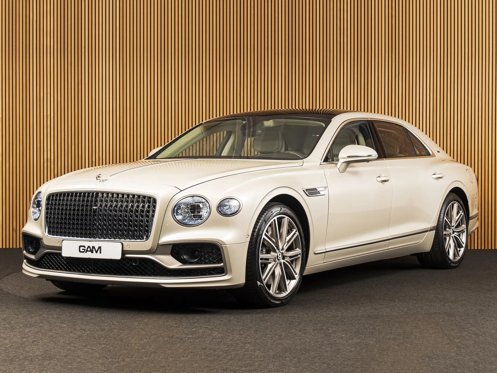 Bentley Flying Spur (2024) — foto 1