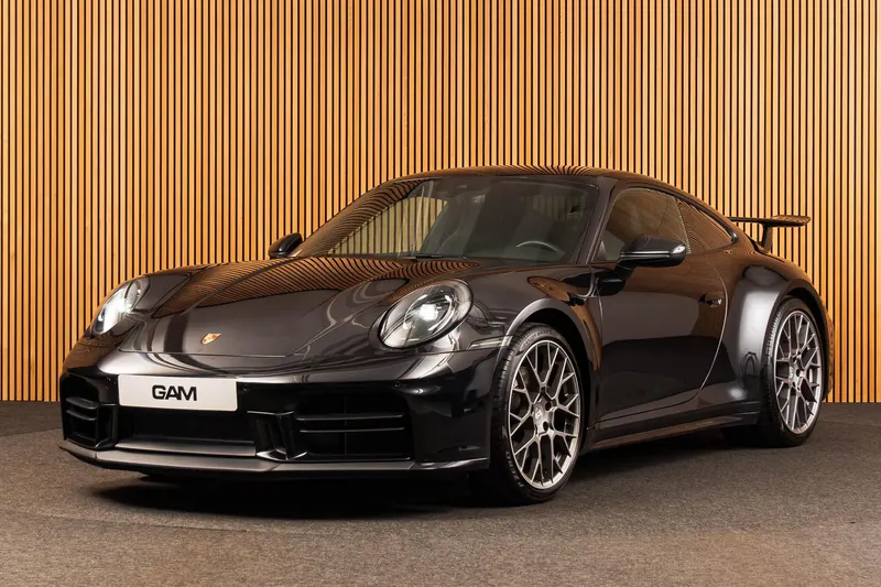 Porsche 911 (2024)
