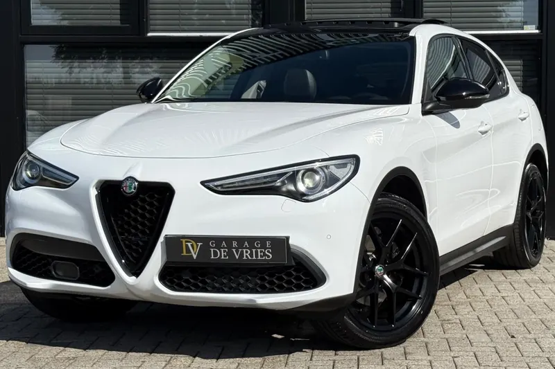 Alfa Romeo Stelvio (2018)