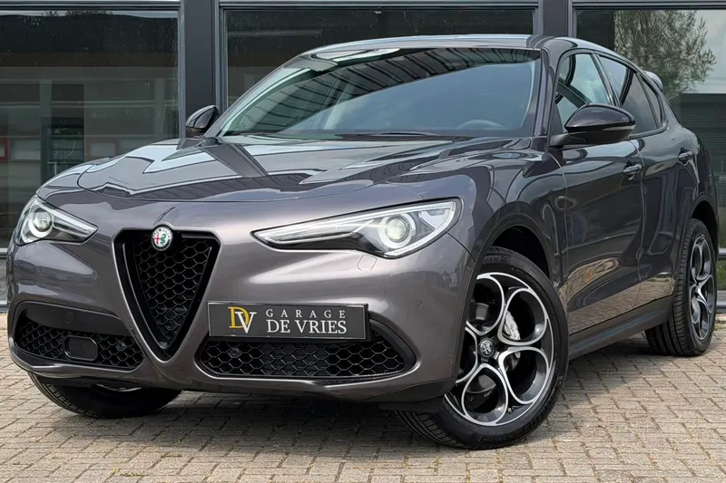 Alfa Romeo Stelvio (2018)