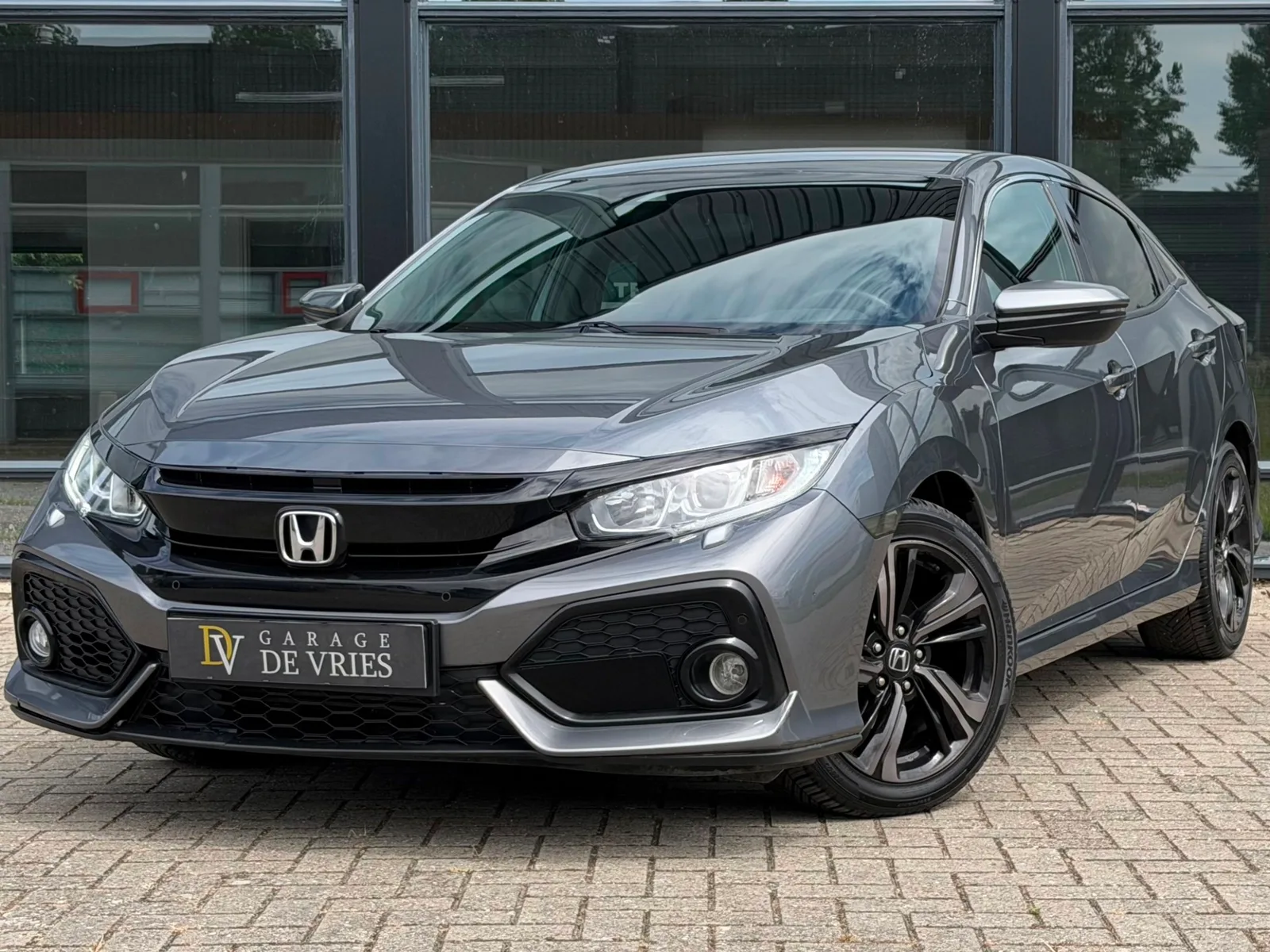 Honda Civic (2018) — foto 1