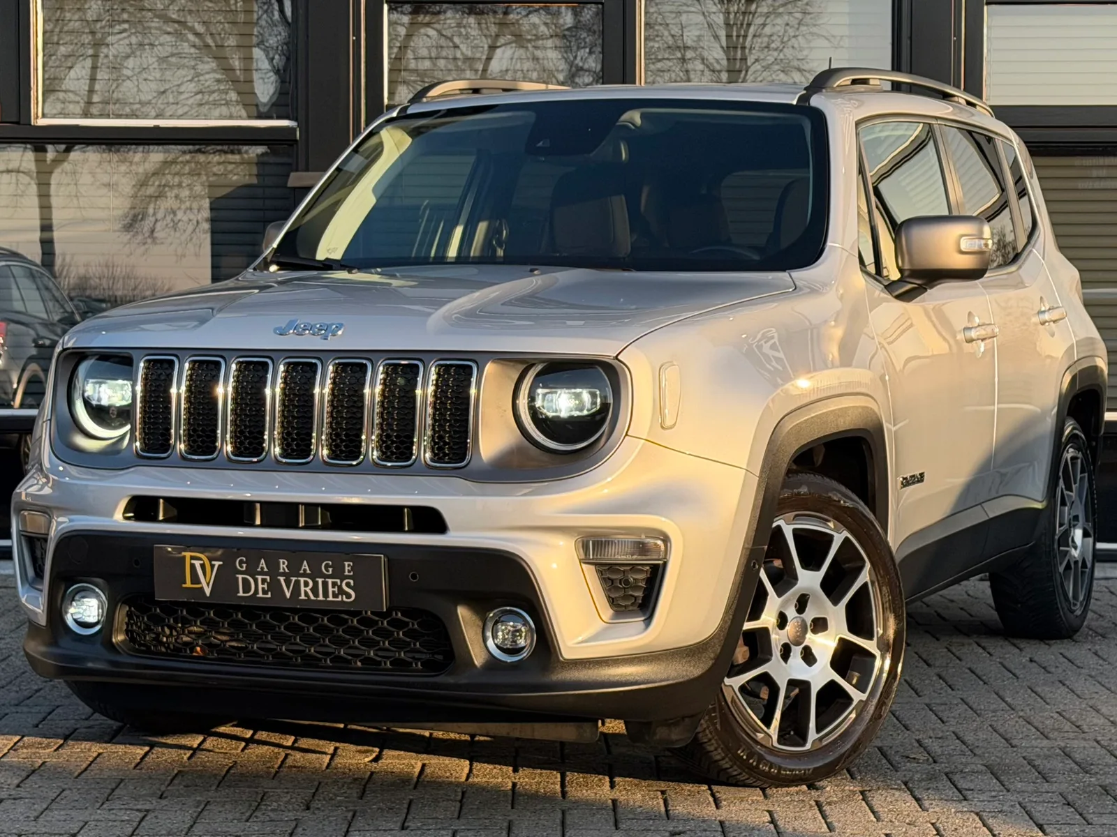 Jeep Renegade (2021) — foto 1