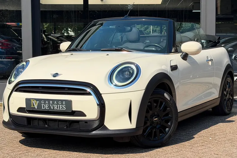 MINI Cabrio (2021)