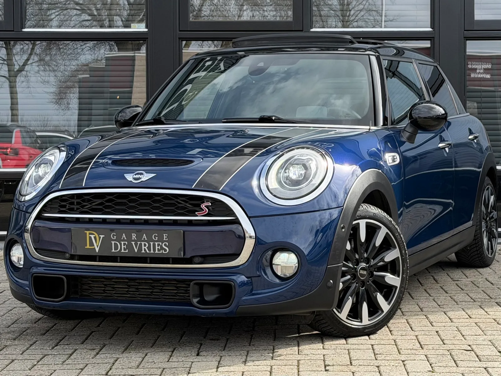 MINI Cooper S (2018) — foto 1