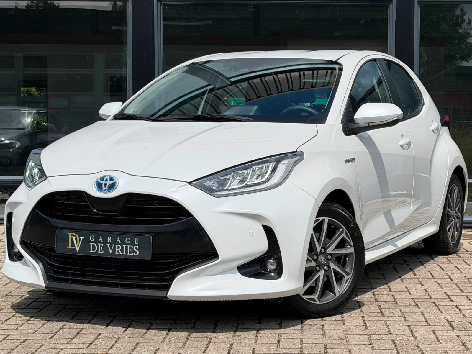 Toyota Yaris (2021) — foto 1